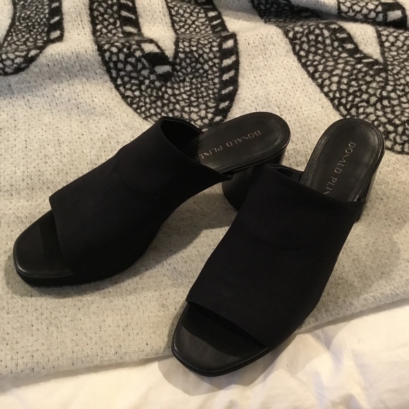 Donald Pliner Georgette Sandal, Black - Picture 5 of 9